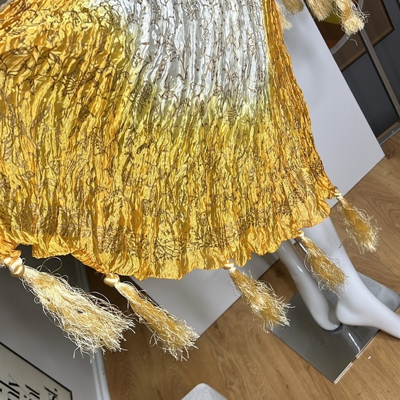 95” x 35” Crinkled/Pleated Tassel Shawl Wrap Scarf Ombré/Dip-dye in Yellow Cream - Picture 3 of 5